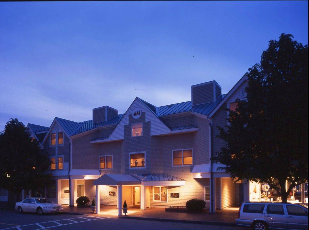 Breakwater Inn & Spa